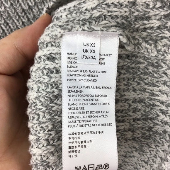 Urban Outfitters Gray Victoria Oversized V-Neck Sweater - Picture 4 of 5